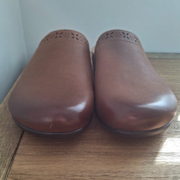 Dansko | Robbie Burnished Nubuck Leather Mules (Tan) | Women's EU 39 - Picture 6 of 11